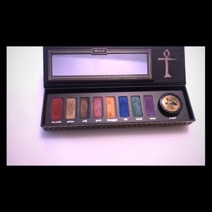 Kat von D Serpentina eyeshadow pallet